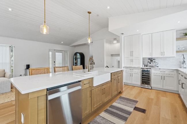 Foto del edificio - 5510 Venetian Blvd NE