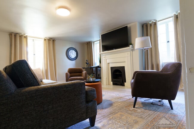 Living Room - 1411 College St