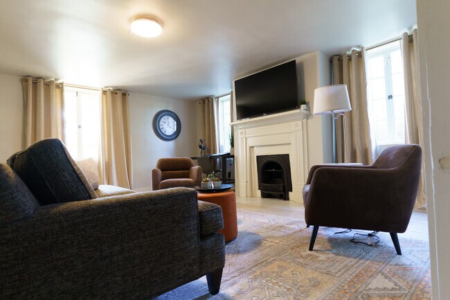 Living Room - 1411 College St