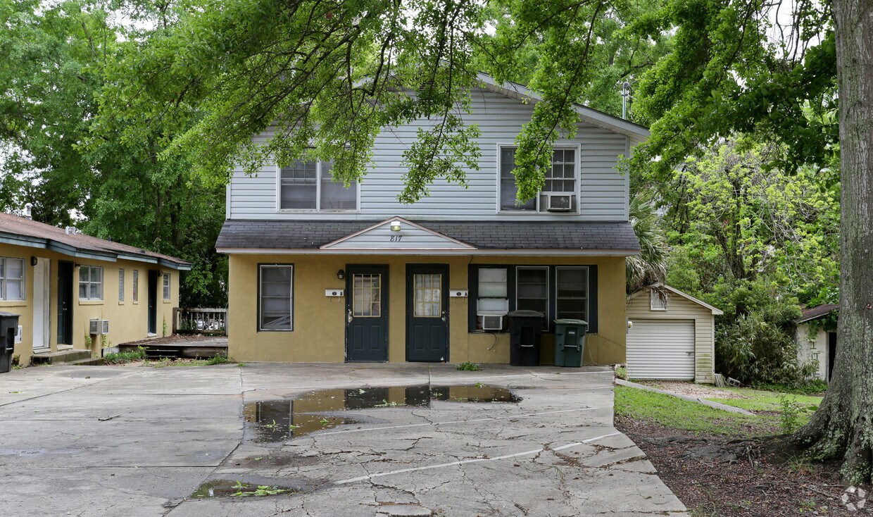 Building Photo - 817 St Augustine St