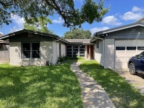 Building Photo - 3713 Aransas St