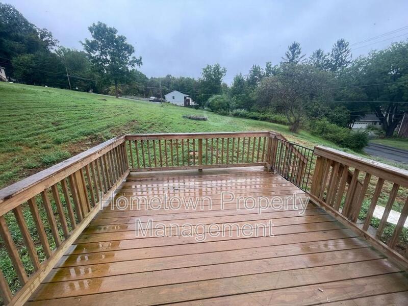 Foto principal - 713 Bair Rd