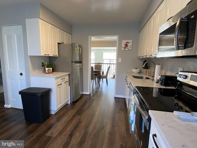 Building Photo - 10316 Cherry Blossom Ct