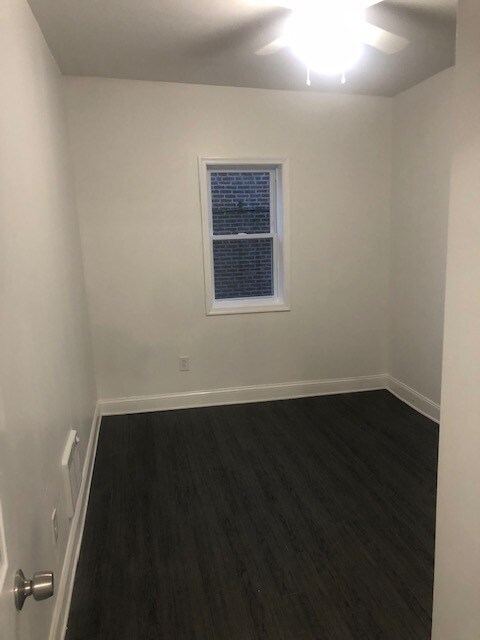 bedroom - 3138 W Allegheny Ave
