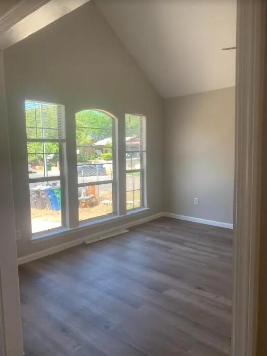 Building Photo - 3135 Durette Dr