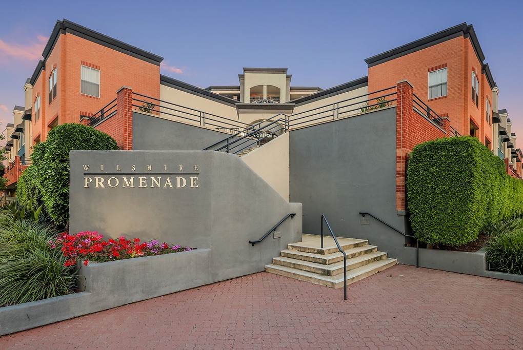 Primary Photo - Wilshire Promenade