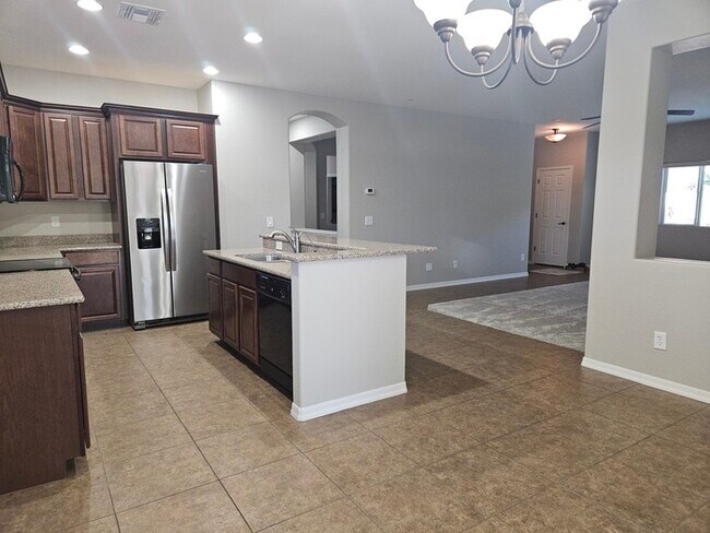 Foto del edificio - Very Nice Home with New carpet