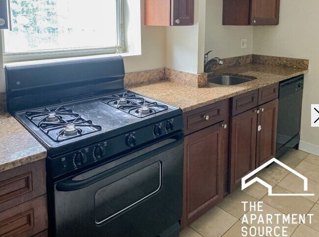 Foto del edificio - 3920 N Pine Grove Ave