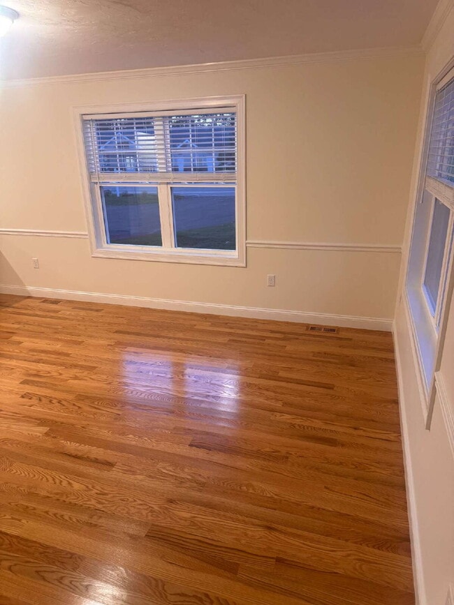 Photo - Beautiful 3 Bedroom 2.5 Bath Townhouse Ava...