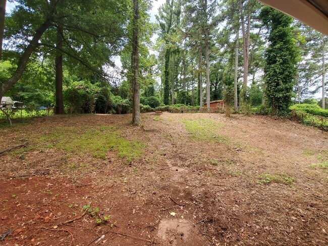 Building Photo - 991 Conley Rd SE