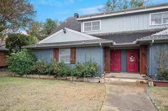 Building Photo - 7626-7628 Dentcrest Dr