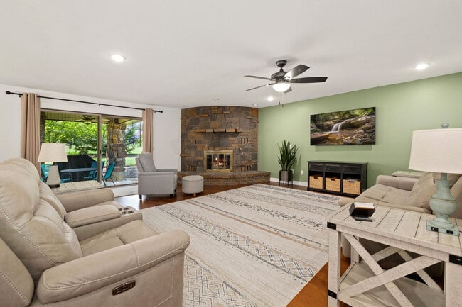 Building Photo - 1 Scotsdale Pl