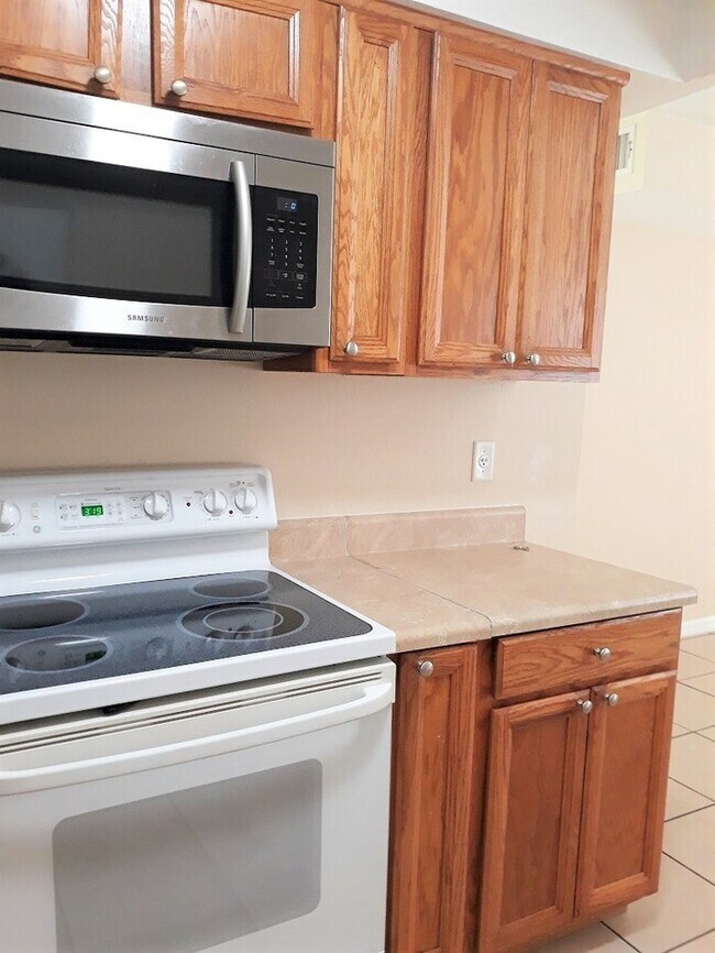 Foto del edificio - 3/1 With Garage In Audubon Park!