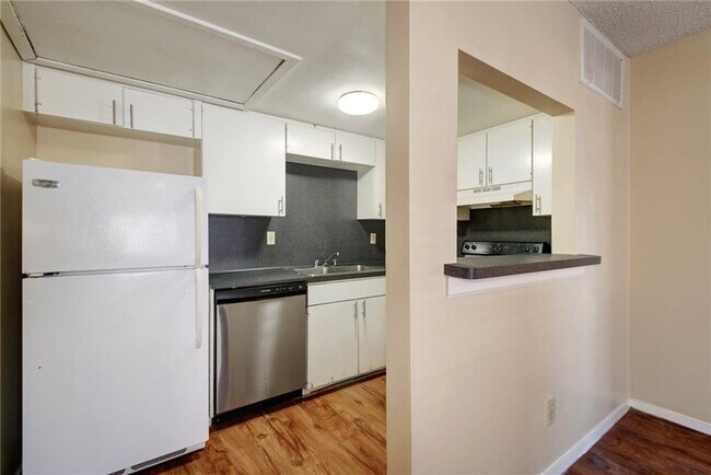 Foto del edificio - 1717 W 35th St