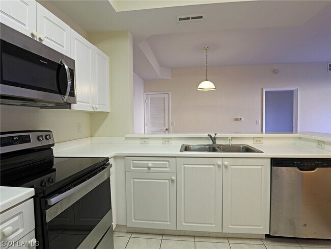 Foto del edificio - 9045 Colby Dr