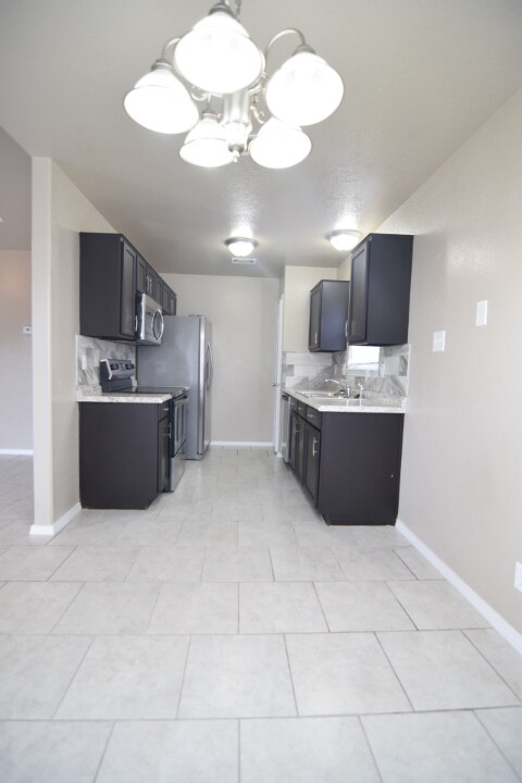 Foto del edificio - 3408 Warfield Dr