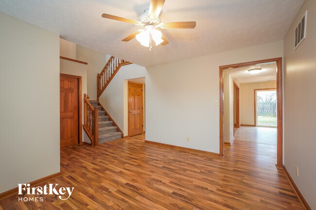 Foto del edificio - 785 Hummingbird Ln