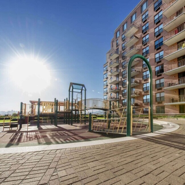 Foto del edificio - 330 River St