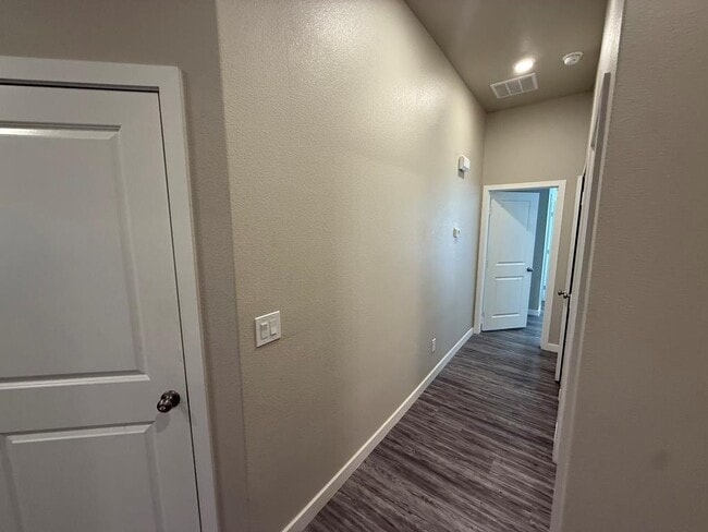 Building Photo - 67 Maverick Dr