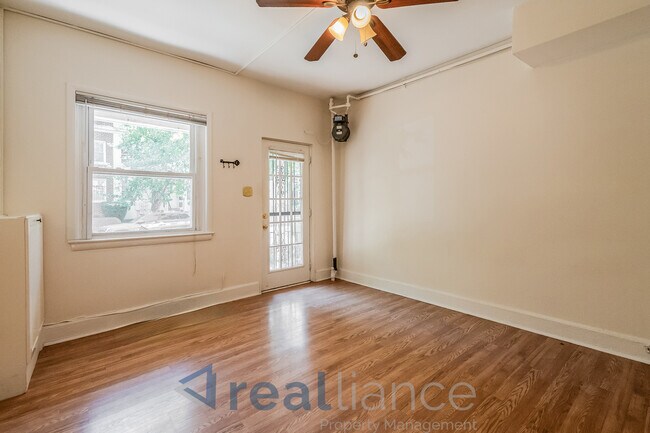 Photo - 115 16th St SE House