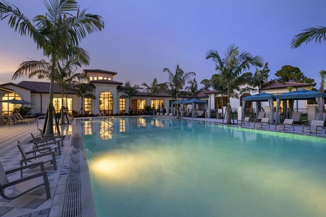 Building Photo - Lago Apartments