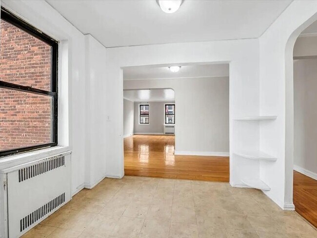 Foto del edificio - 40-66 Ithaca St