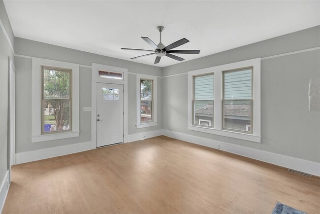 Building Photo - 109 Wilton St