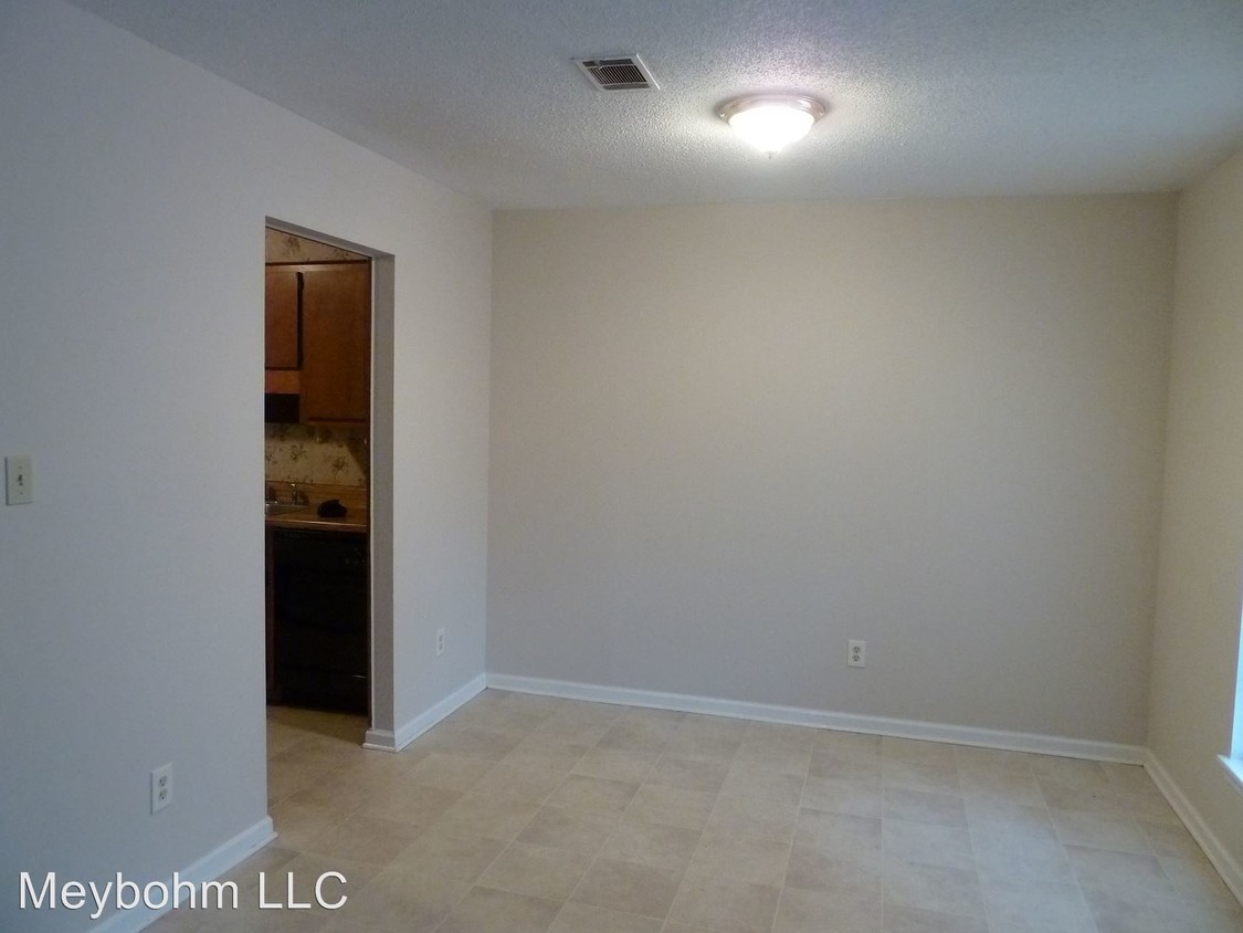 Foto del edificio - 2 br, 1 bath House - 4611-B Columbia Rd.