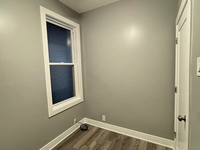 Foto del edificio - 2233 N Southport Ave