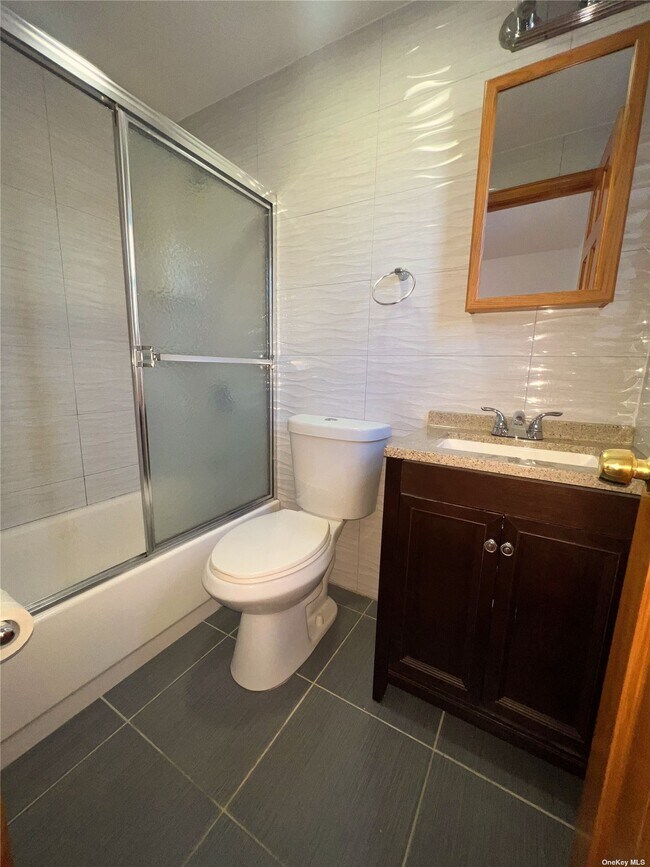 Foto del edificio - 61-47 148th Pl