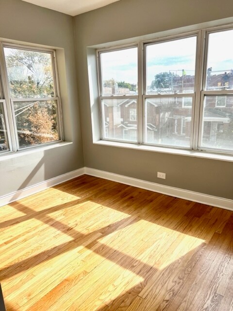 Foto del edificio - 3336 W Potomac Ave