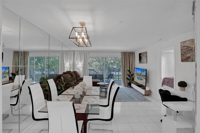 Foto del edificio - 17801 N Bay Rd