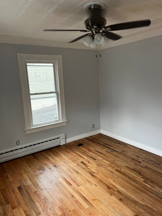 8 Carroll Ct Unit 1 FL, Naugatuck, CT 06770 Apartments in Naugatuck