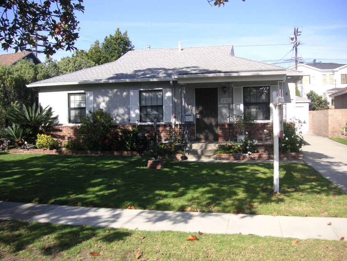 8308 McConnell Ave, Los Angeles, CA 90045 House Rental in Los Angeles