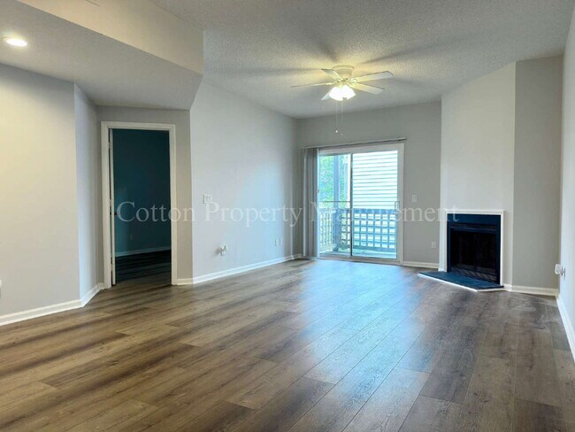Foto del edificio - 2BR/2BA Condo off Wilshire Blvd - Beautifu...