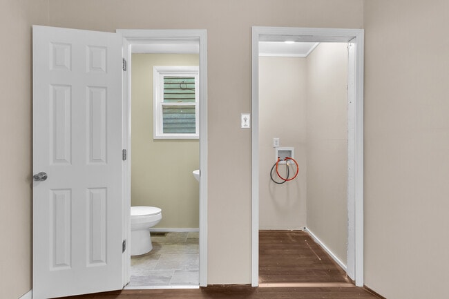 Building Photo - 708 2nd Ave