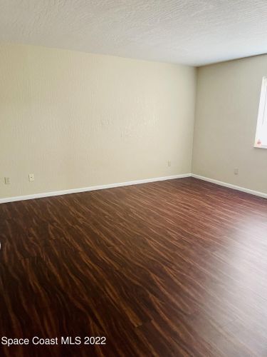 Building Photo - 2160 Forest Knoll Dr NE