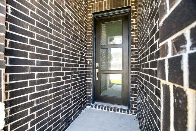Foto del edificio - 215 Springfield Terrace Dr