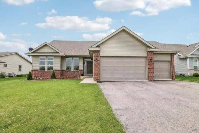 Building Photo - 4338 Sandstone Dr