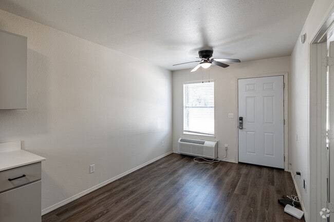1BR, 1BA - 400SF - Living Room - The Grove on Berry