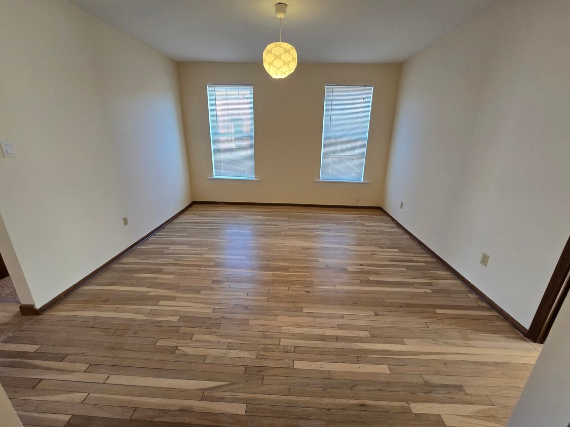 Living Room - 6273 Delmar Blvd