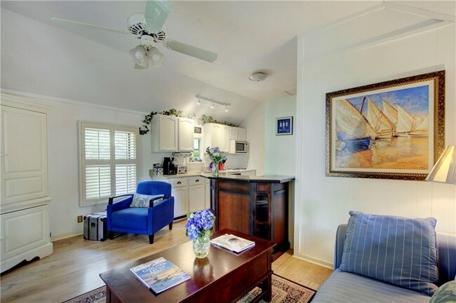 Foto del edificio - 3 Cottage Lawn Ln
