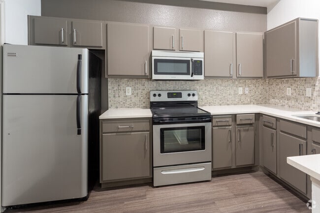 2BR, 2BA - 1044SF - Muse at SoCo