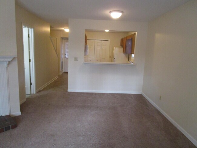 Building Photo - 645 Archdale Dr