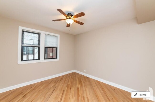 Building Photo - 2 bedroom in Winnetka IL 60093