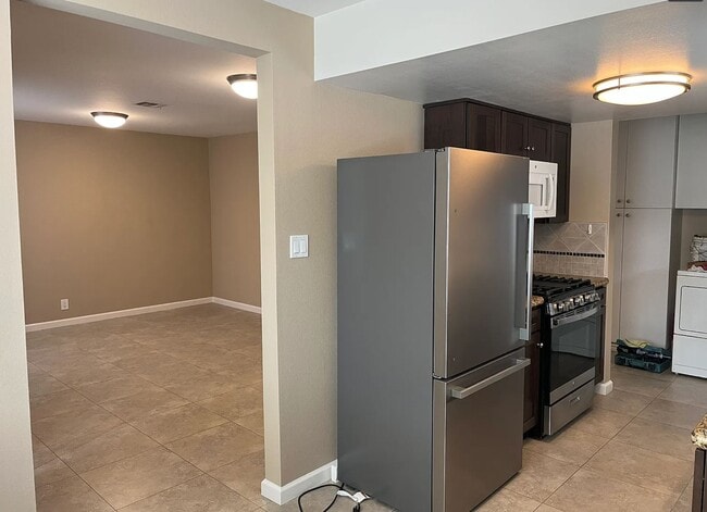 Foto del edificio - 736 Teaberry St
