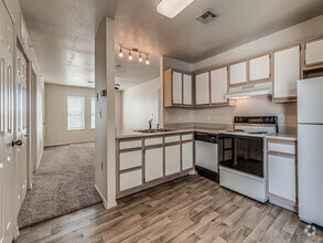 Woodland Manor - Kitchen - Woodland Manor