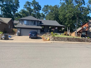 Building Photo - 586 NW Denton Ave