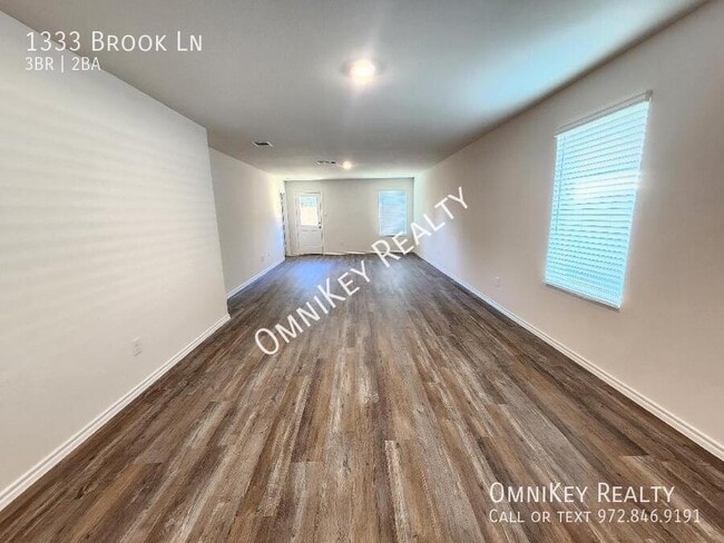 Foto del edificio - 1333 Brook Ln