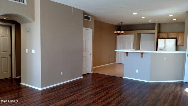 Building Photo - 9750 N Monterey Dr
